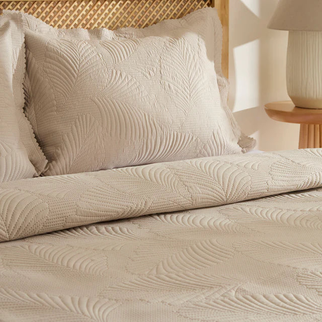 Leaf Beddensprei Set Beige 230x240 cm + 2 (50x70 cm) - Image 6