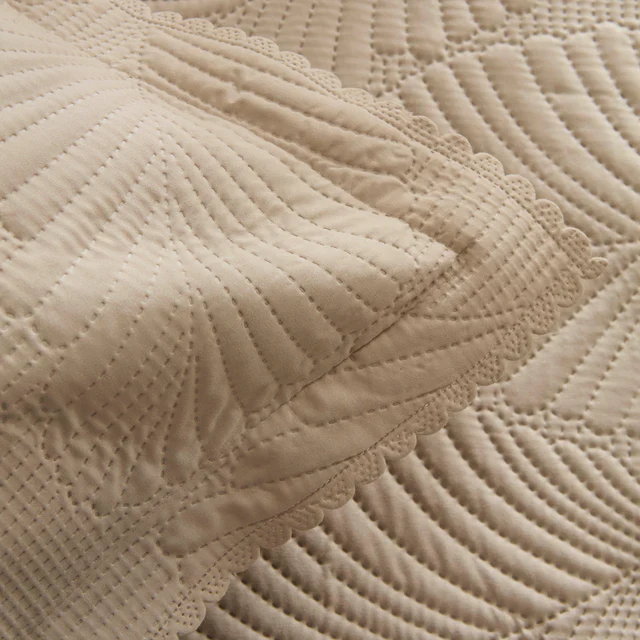 Leaf Beddensprei Set Beige 230x240 cm + 2 (50x70 cm) - Image 7