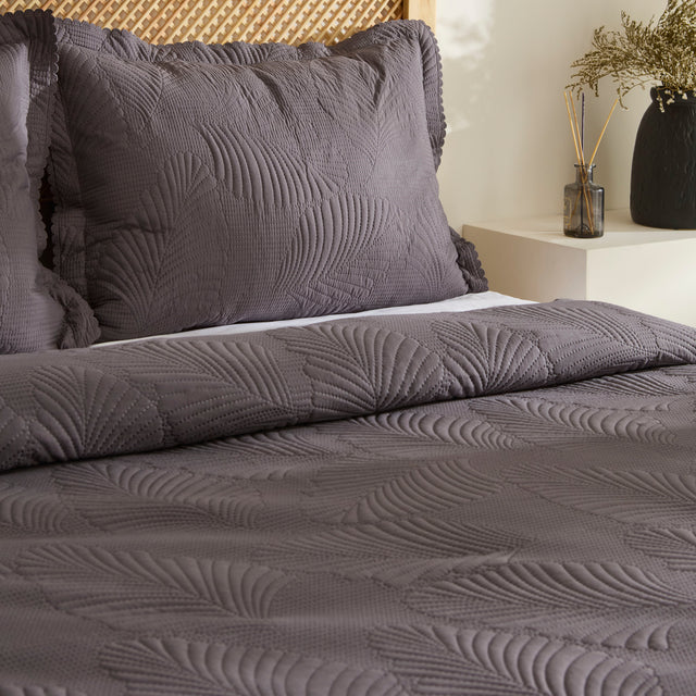 Leaf Sprei Set Antraciet 230x240 cm + 2 (50x70 cm) - Image 3