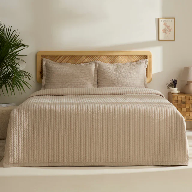 Manon Spreiset, Tweepersoons, Beige